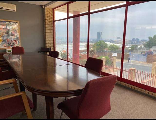 4,670M² WAREHOUSE FOR SALE IN HALFWAY HOUSE
